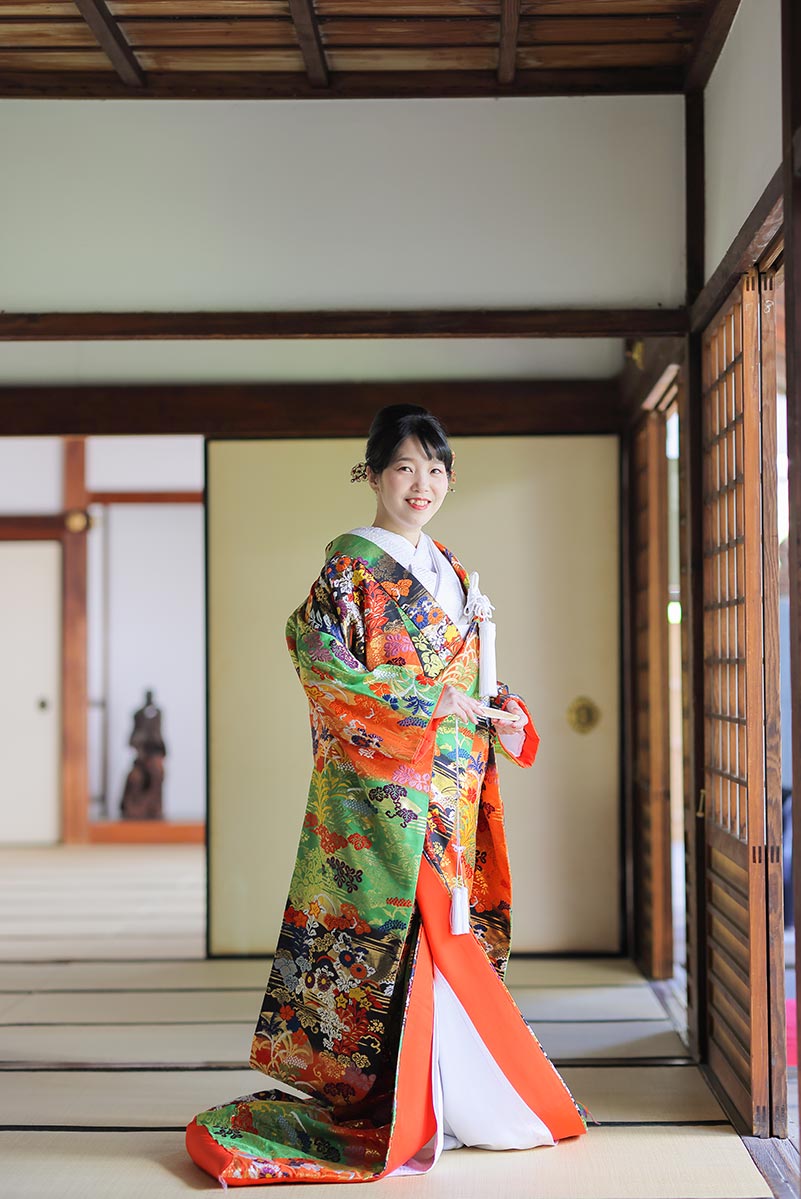 緑の色打掛で結婚記念写真 | 京都で和装前撮り・結婚写真「古都の花嫁」