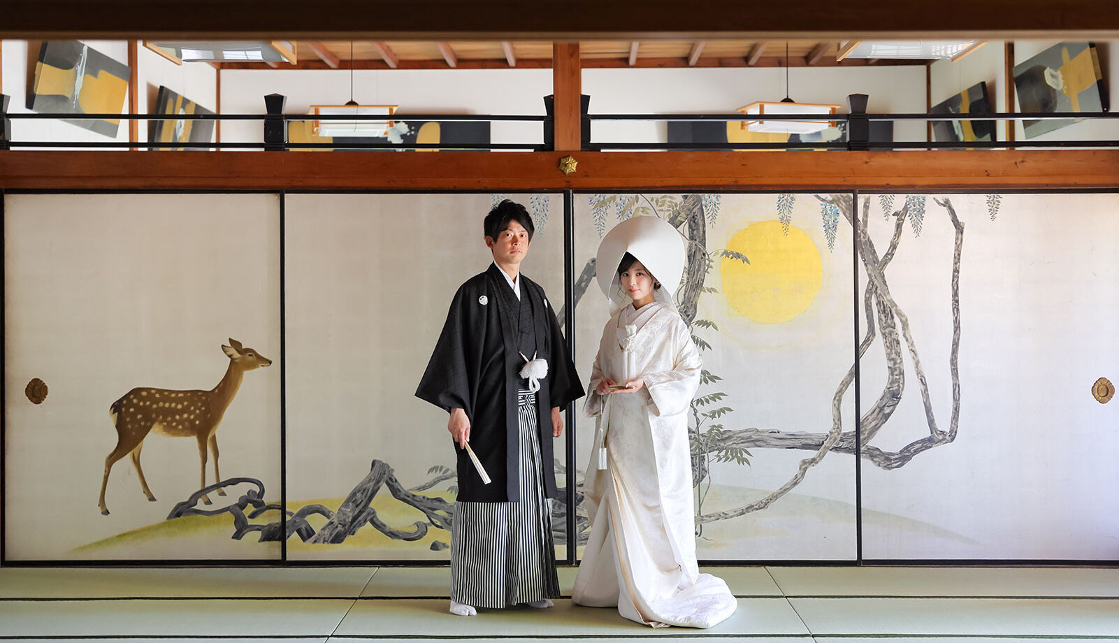 京都の鹿と月の襖絵前で和装前撮り
