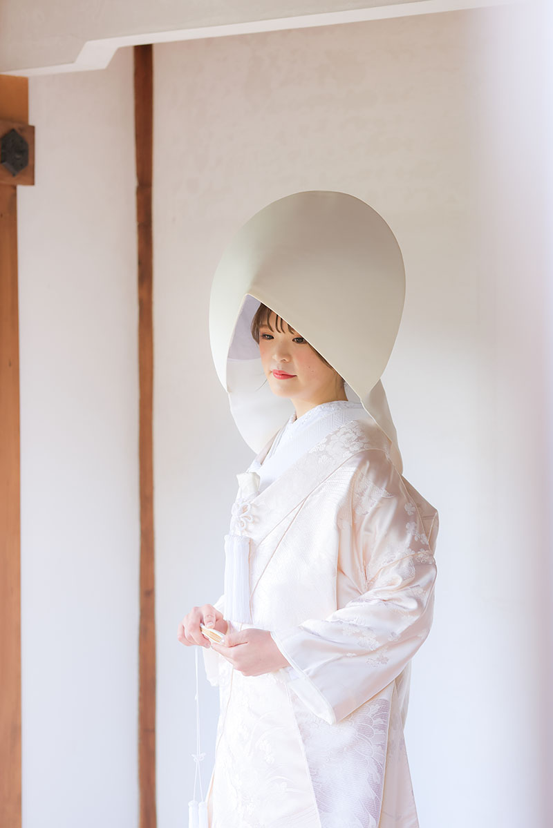綿帽子姿の可愛い花嫁様