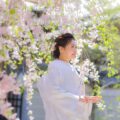 枝垂れ桜の下の白無垢姿の花嫁様