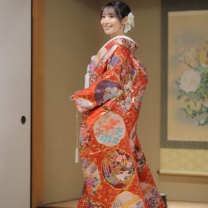 色打掛2.赤−丸紋