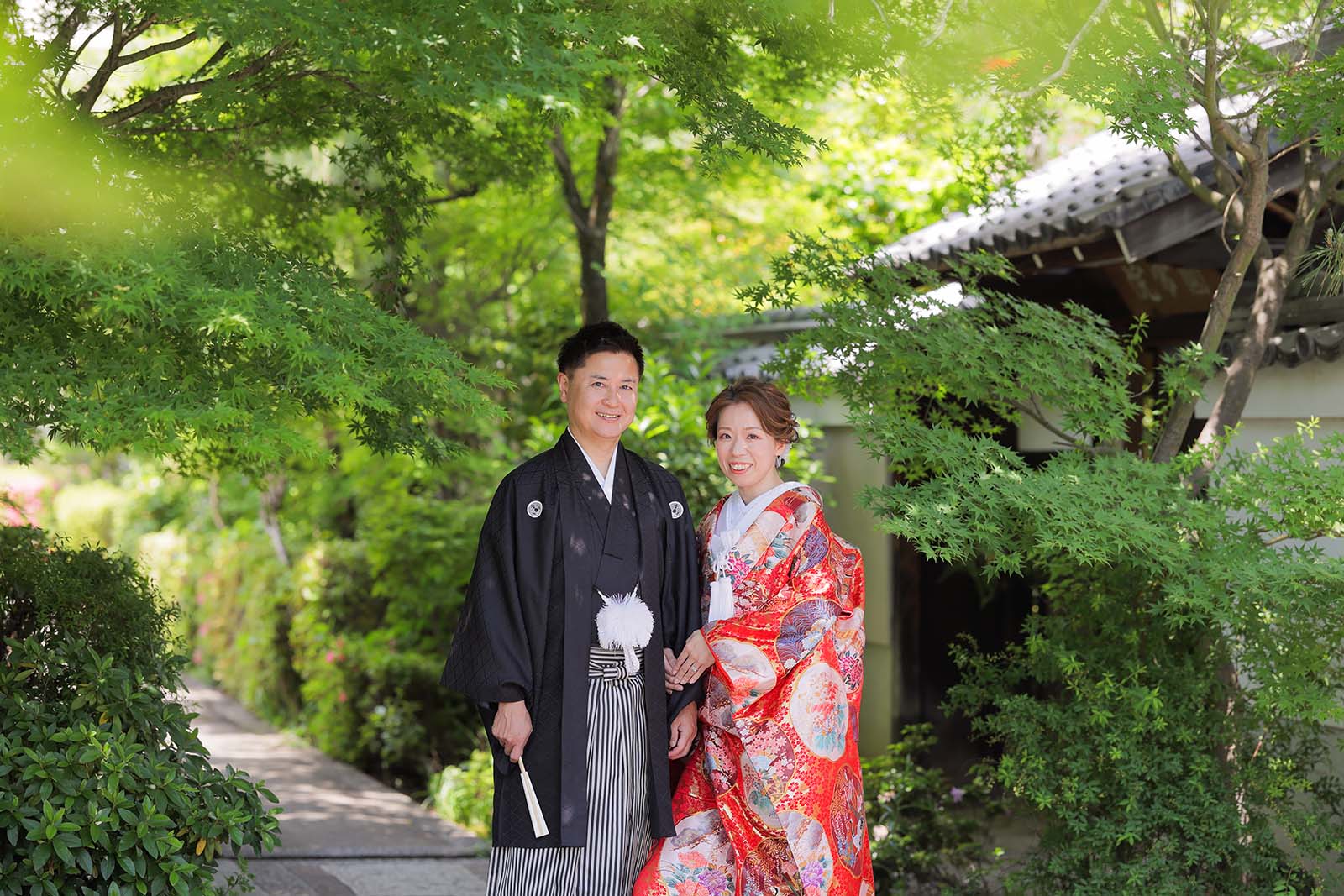 結婚10周年記念に京都で新緑と和装写真