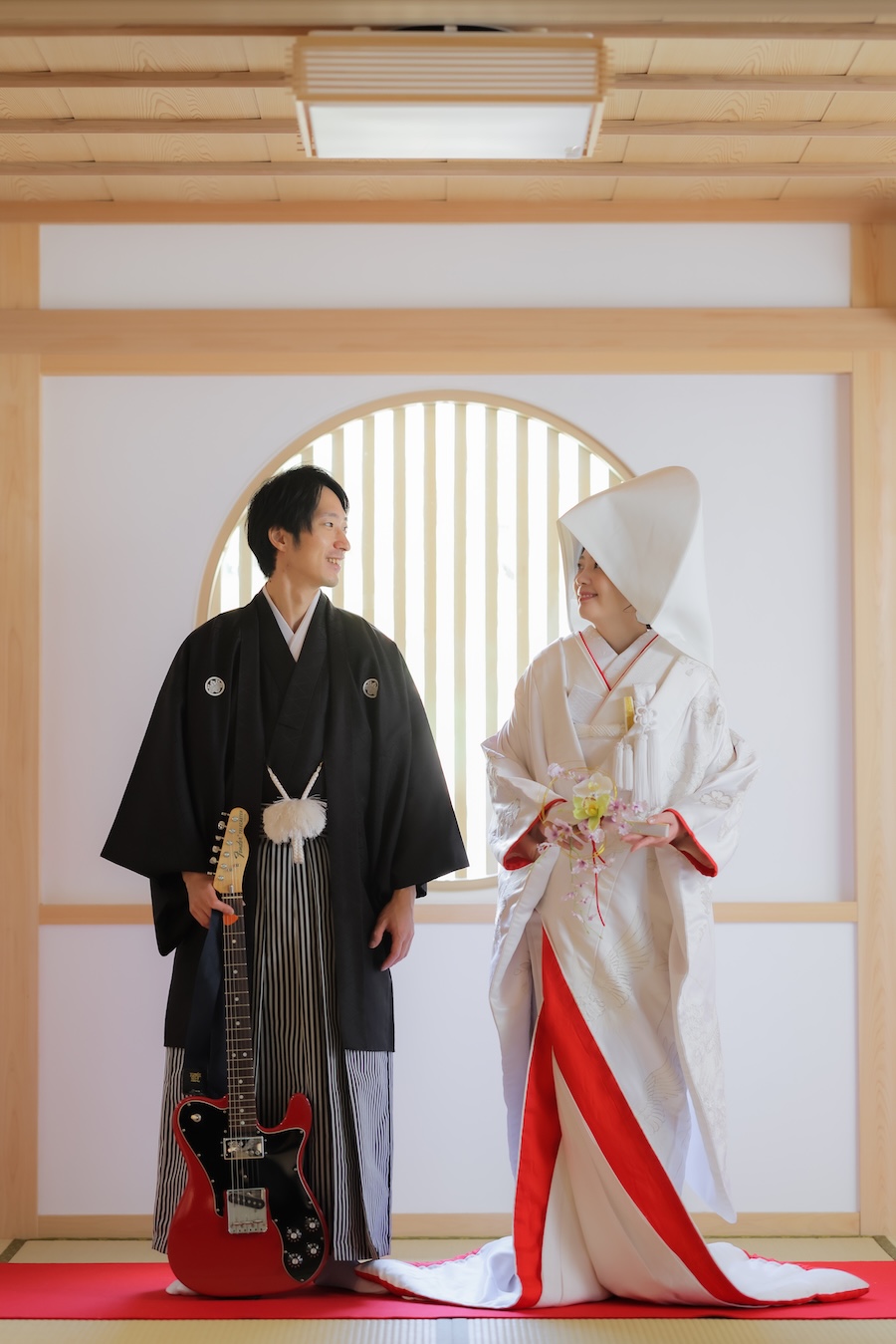 趣味のギターとの和装前撮りフォト