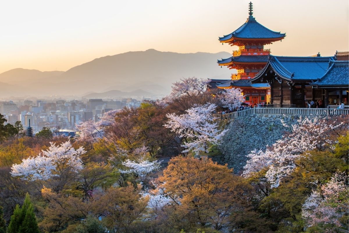 京都への新婚旅行・旅行ついでの前撮りに最適な理由