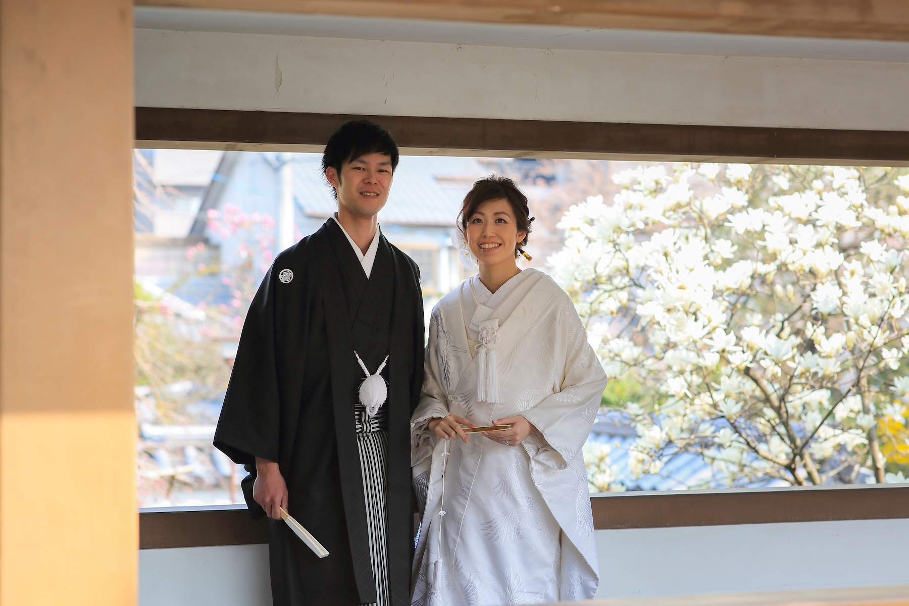 木蓮の花とともに撮る和装前撮り|白く可憐な春の一枚