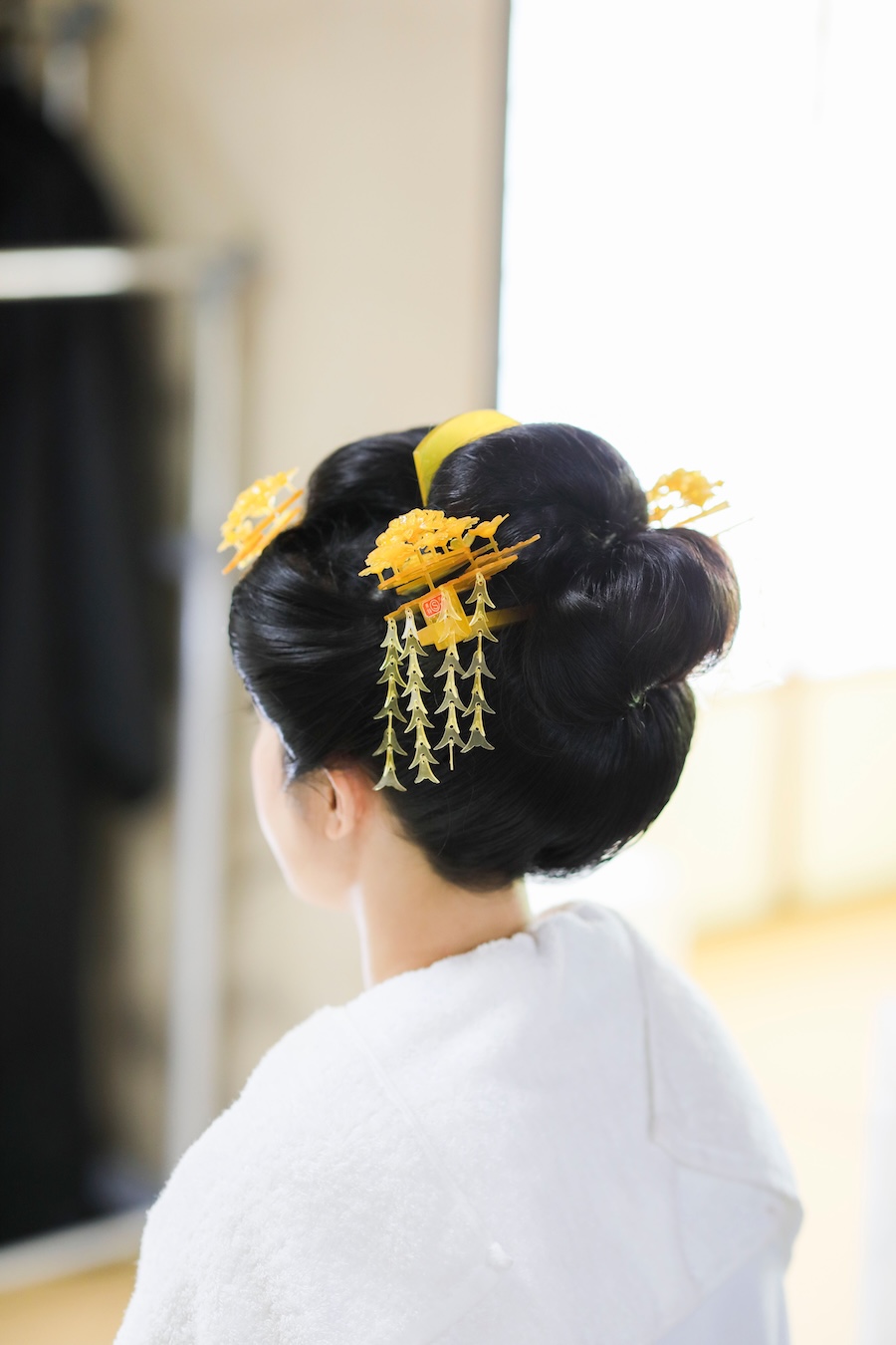 正統派の新日本髪と、べっこう簪が映える和装姿
