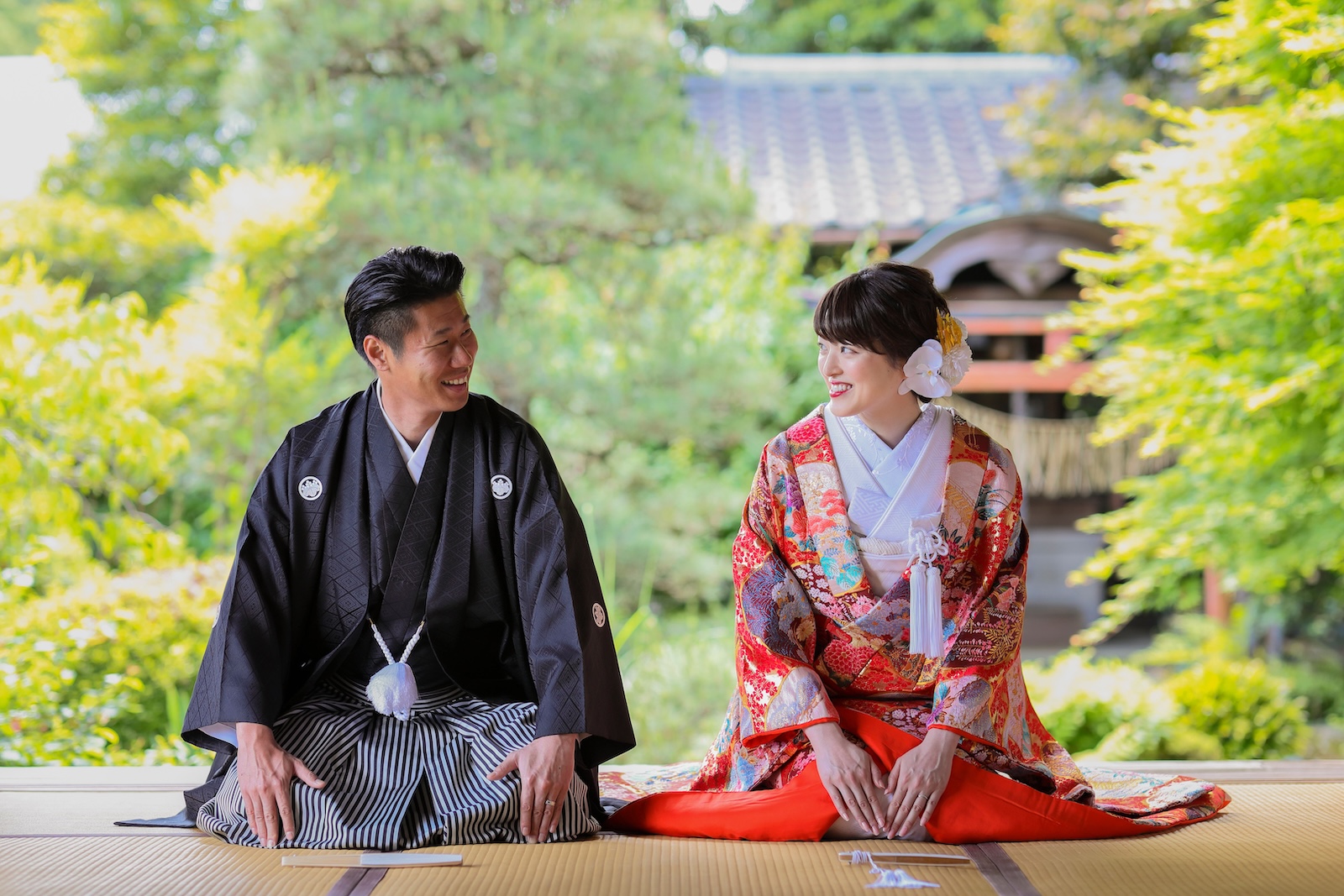 新緑を背景に京都で和装後撮り