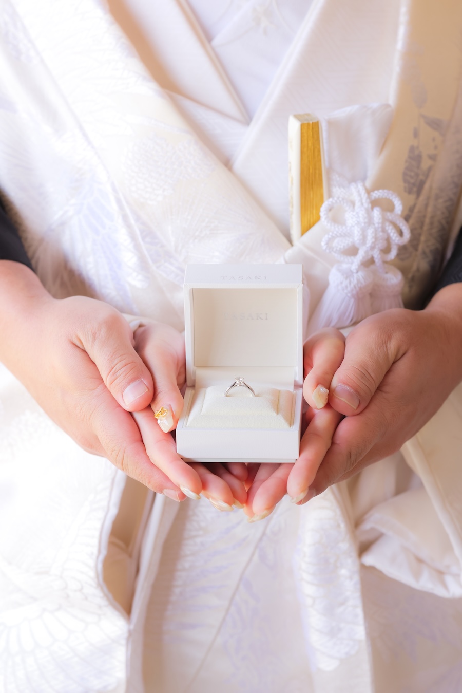 指輪の箱を使ったイメージカット