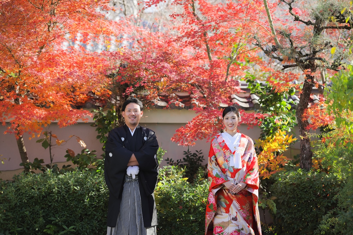 妙蓮寺の紅葉と建物内で和装前撮り｜大阪からお越しの20・30代カップル様