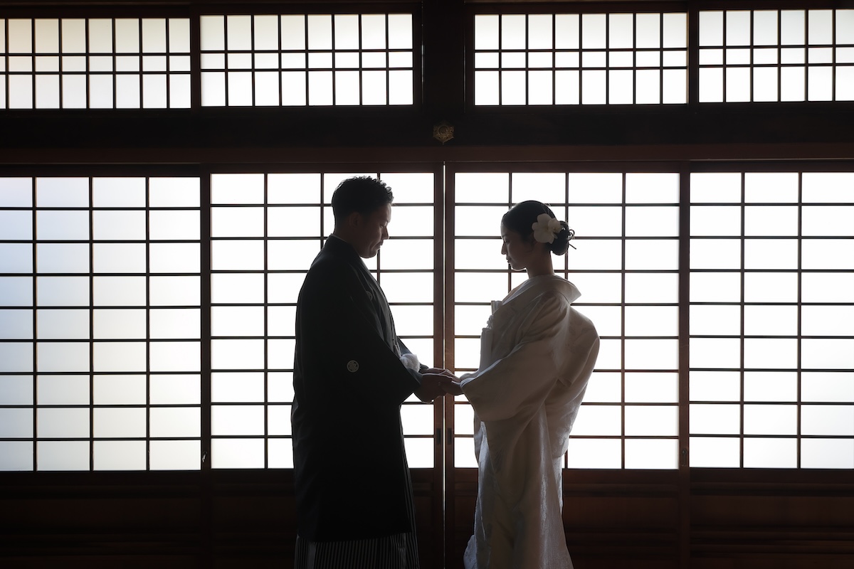 人気の和装シルエットショット