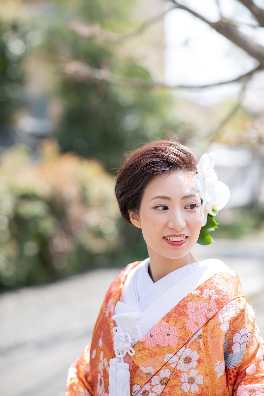 胡蝶蘭の生花を使った、花嫁様のヘアスタイル