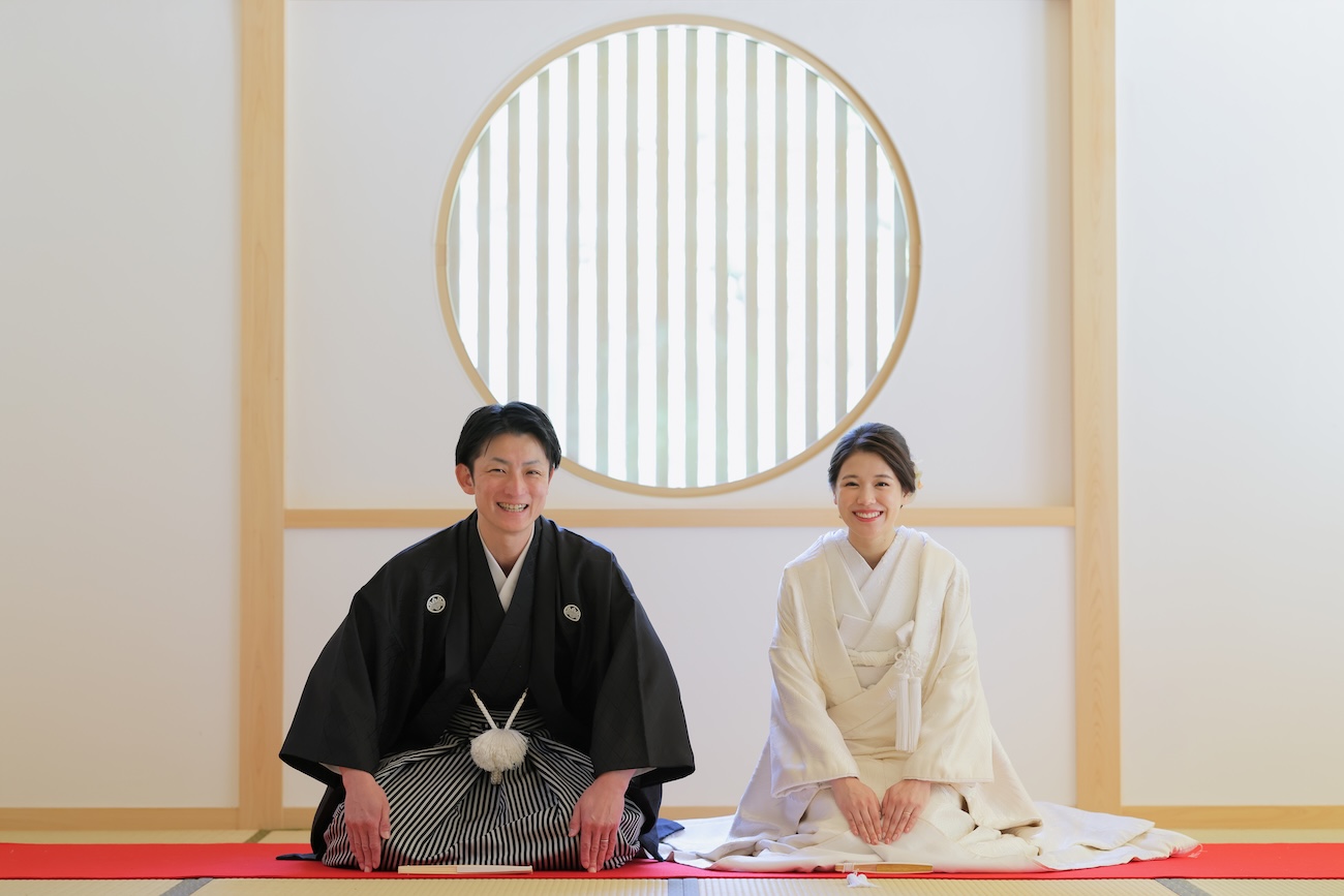 屋内撮影も充実｜円窓前の人気カット