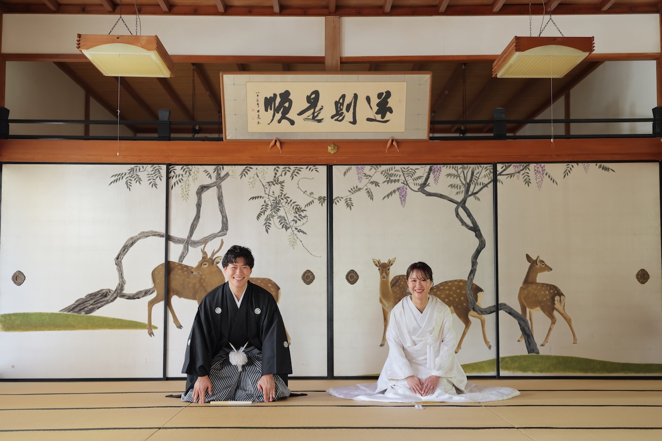 夏の妙蓮寺様で鹿の襖絵前で白無垢前撮り