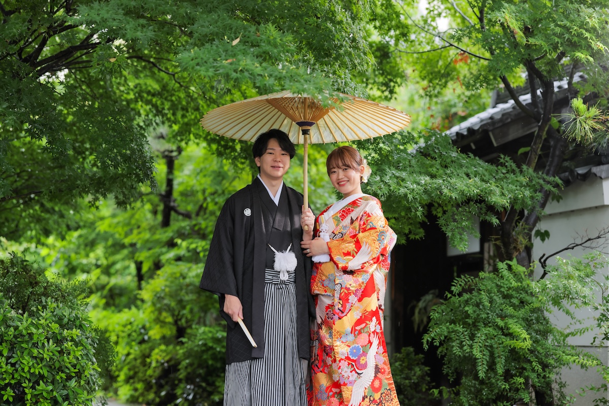 雨でもストロボを使用して明るく撮影。