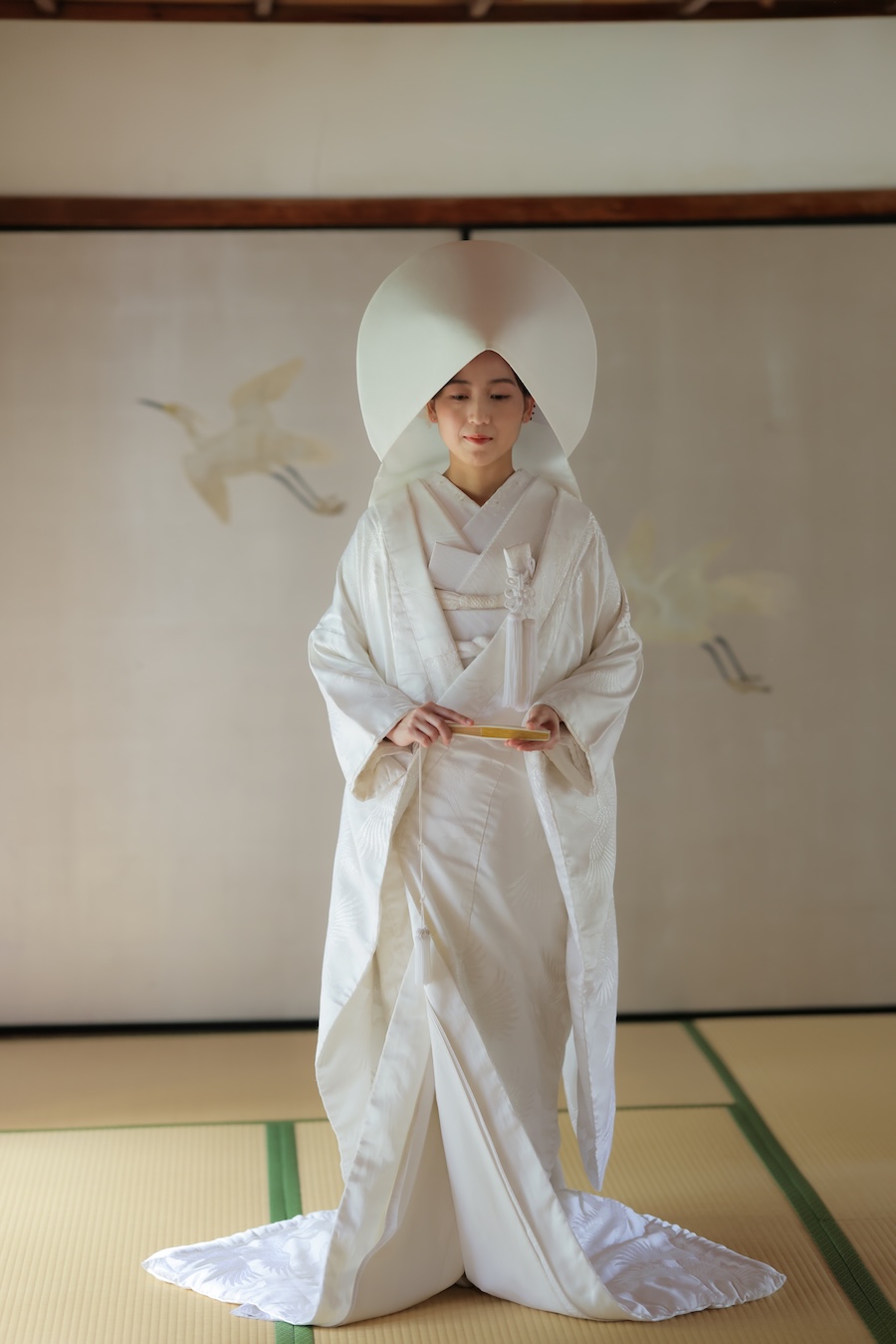 白無垢・綿帽子姿のしっとりした表情の花嫁様