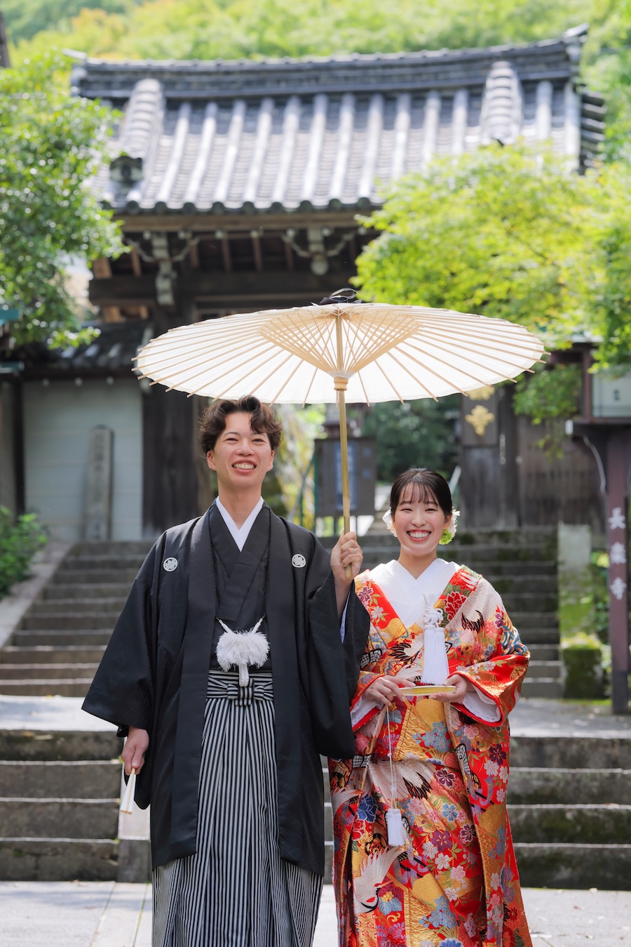長楽寺参道で笑顔で夏の和装前撮り