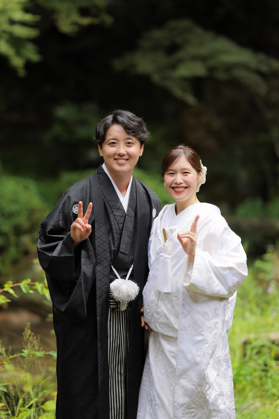 夏の長楽寺様の庭園で笑顔で和装前撮り