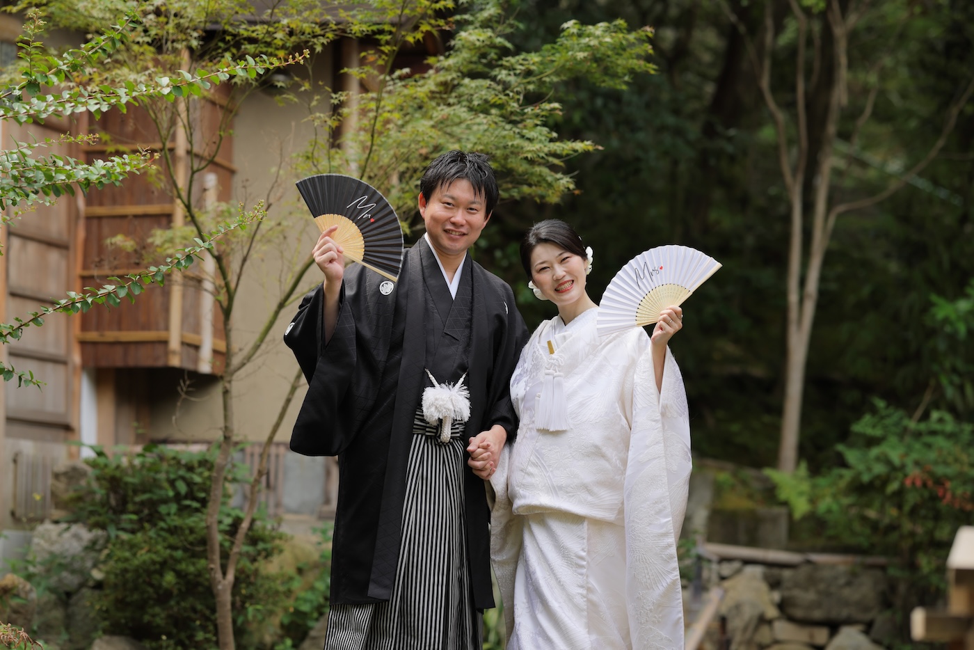 扇子アイテムを使った和装前撮りお写真