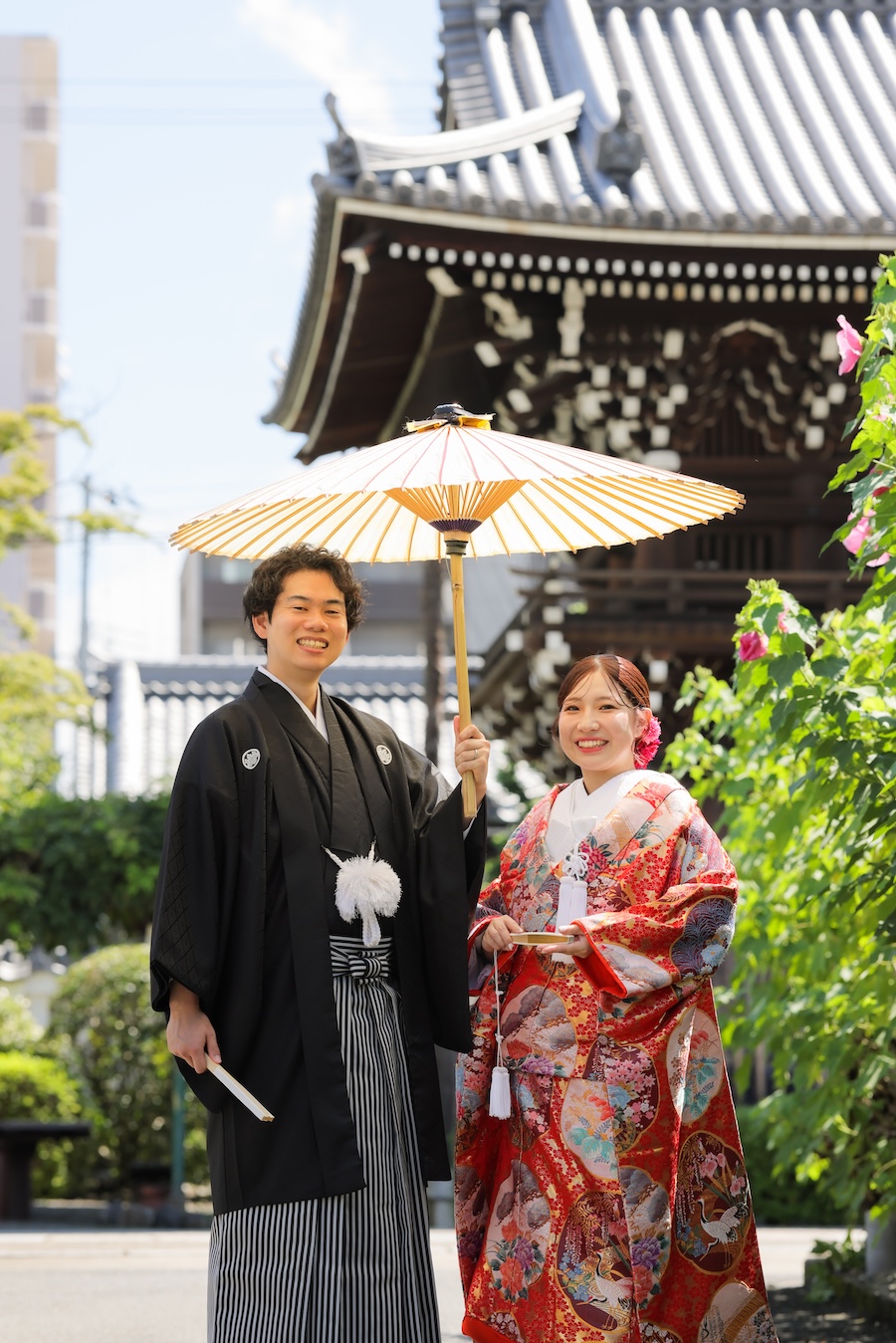 京都妙蓮寺の芙蓉のお花を背景にした和装前撮りお写真