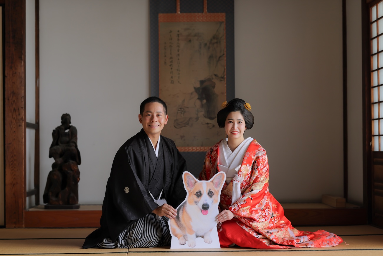 愛犬のパネルを使用した和装前撮りお写真