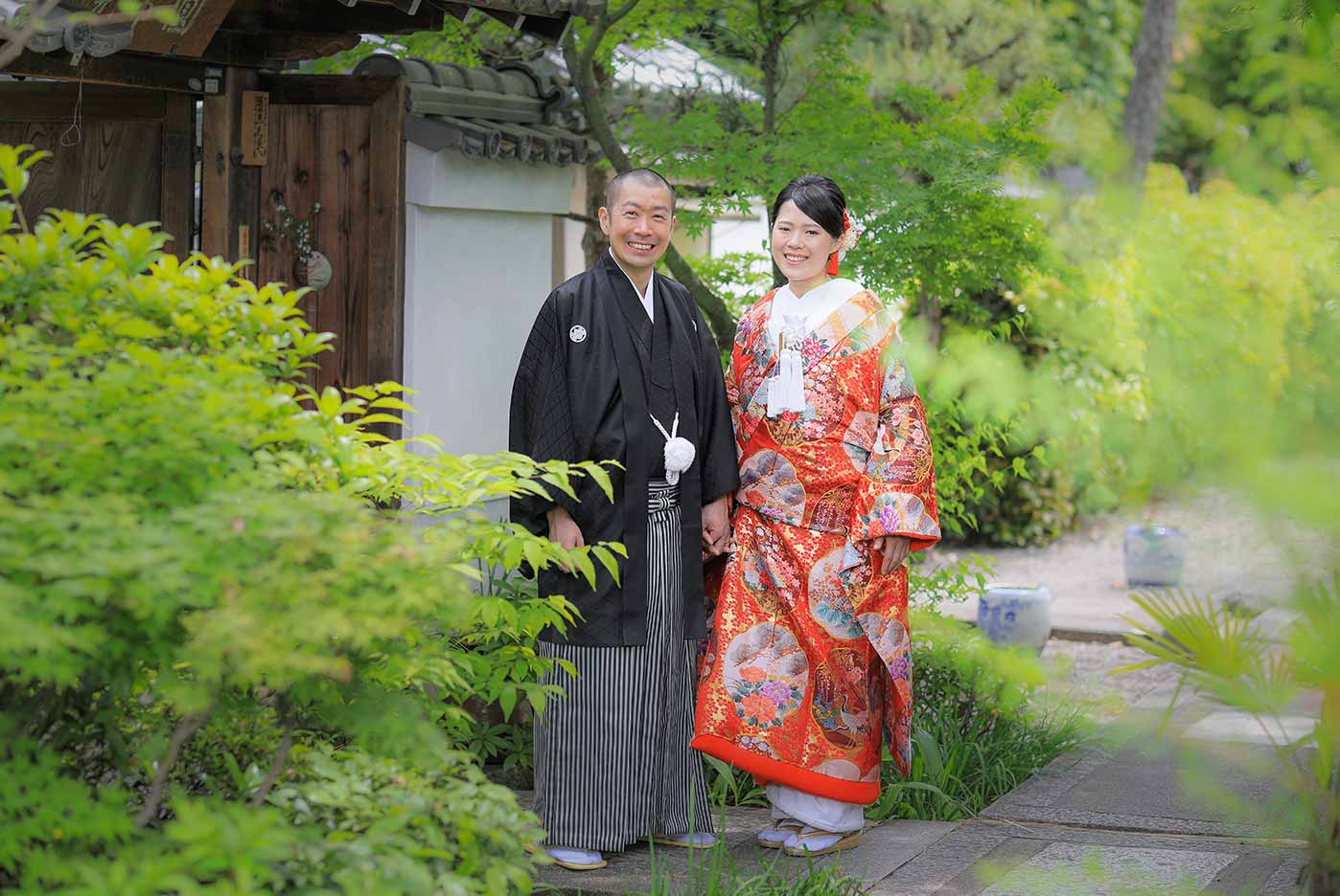 京都妙蓮寺境内での和装前撮り写真