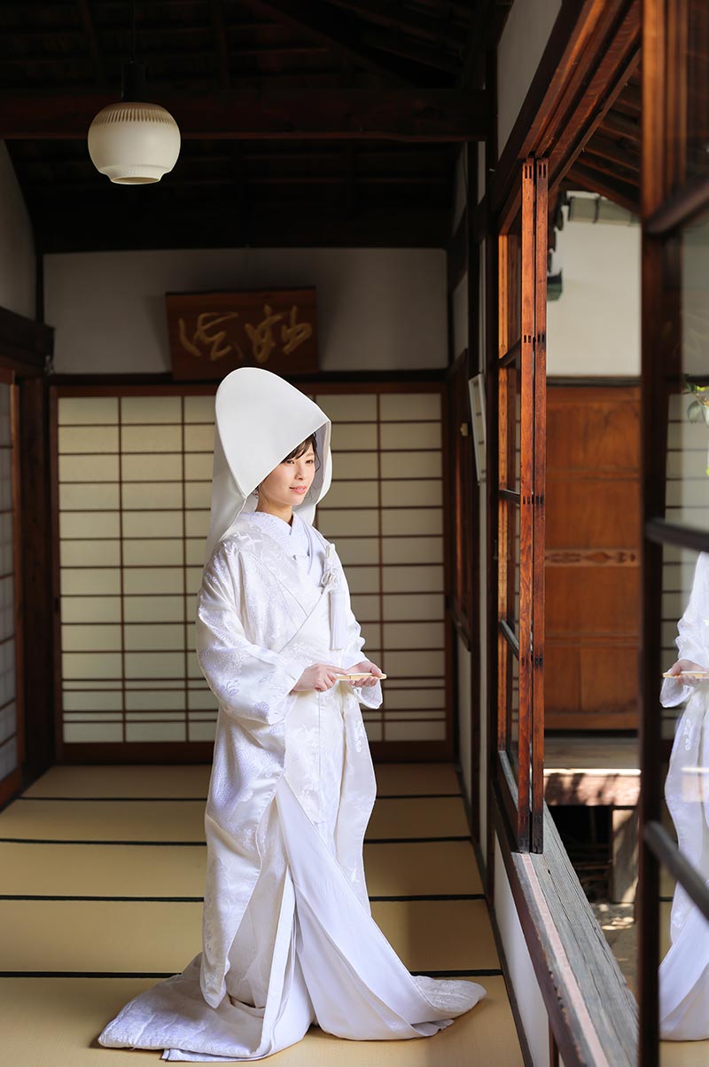 白無垢綿帽子姿で京都で結婚記念写真
