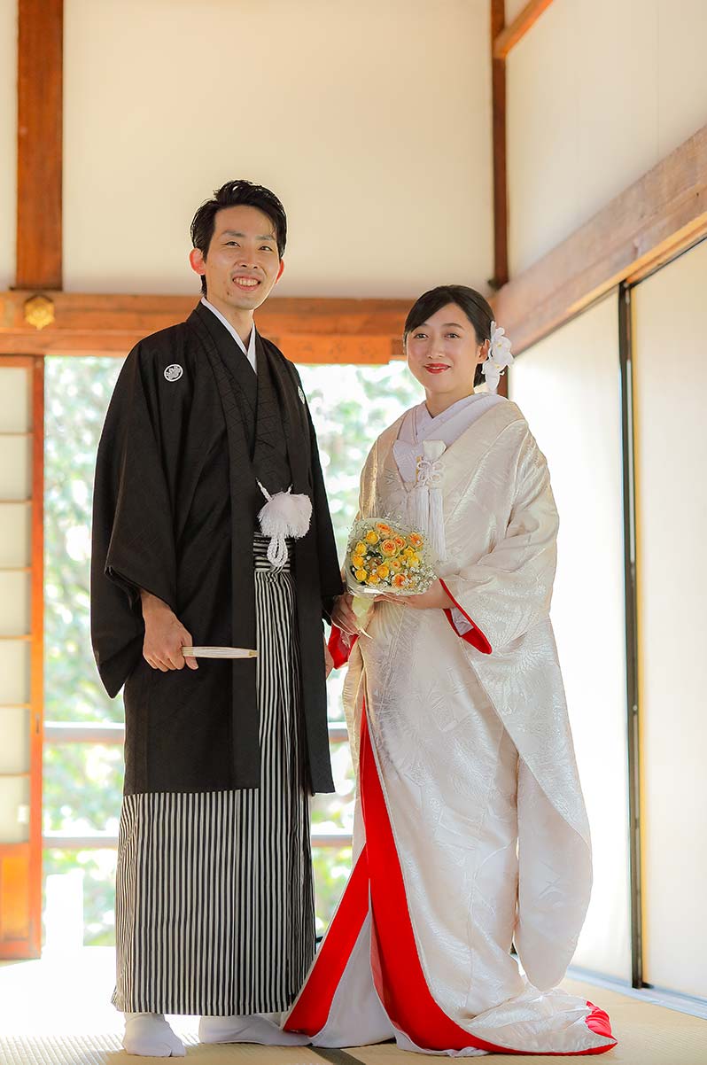 にこやかな表情の新郎新報様
