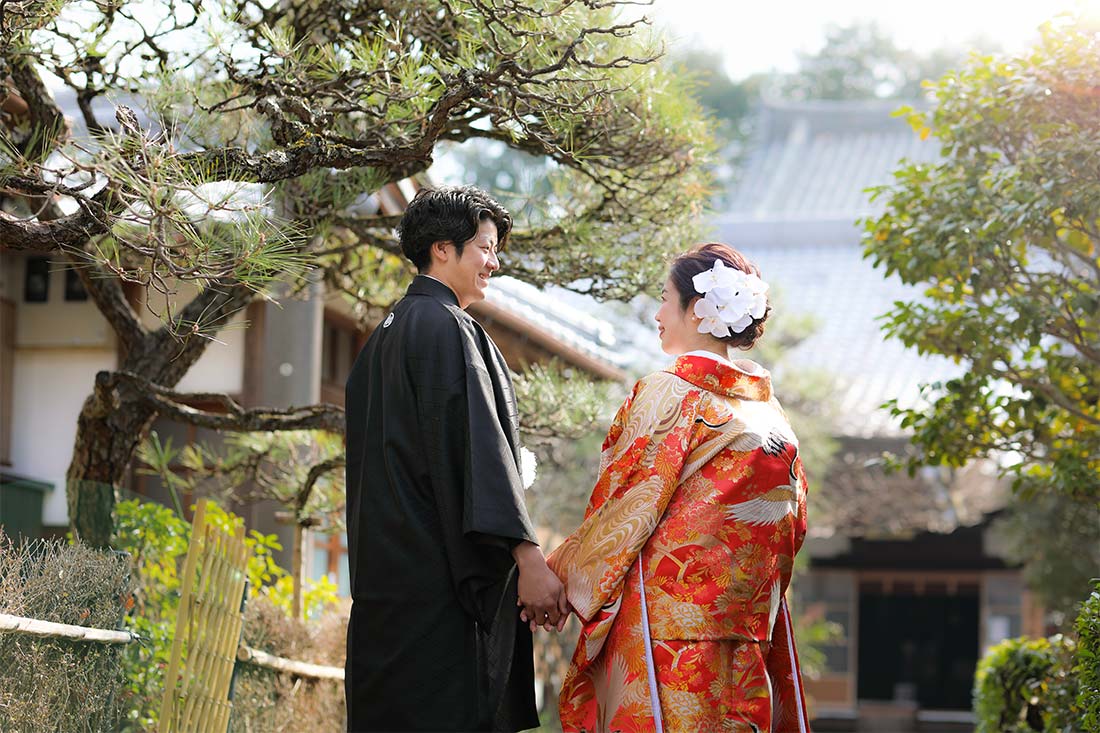 京都戒光寺様の境内で後ろ姿のお写真