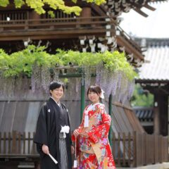 藤の花と京都で和装前撮りカップル
