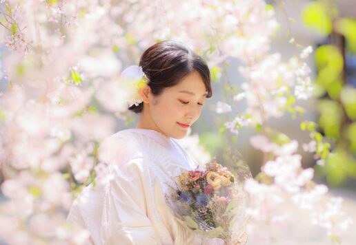 枝垂れ桜と美しい花嫁様