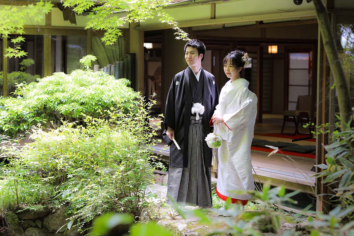 京都の庭園での和装前撮りカット