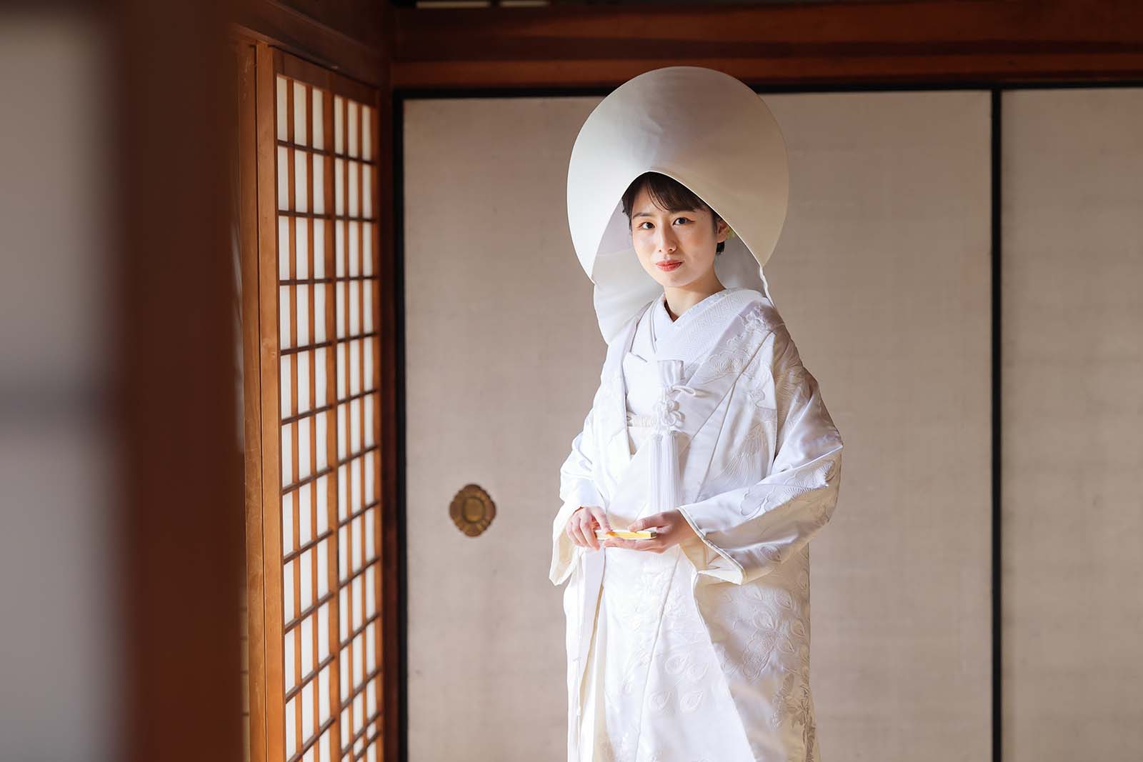 妙蓮寺和室にて。綿帽子姿もとてもよくお似合いでした。